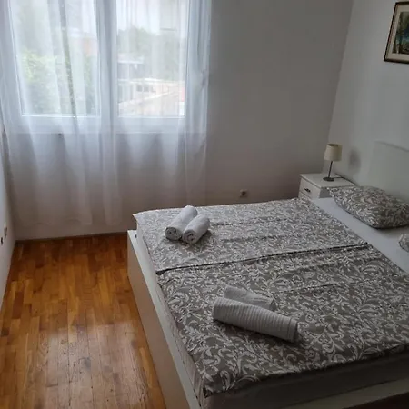 Apartment Lana *
