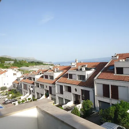 Lana Apartman