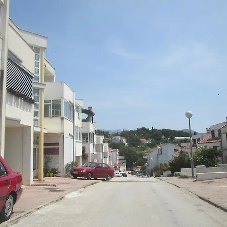 Lana Apartment